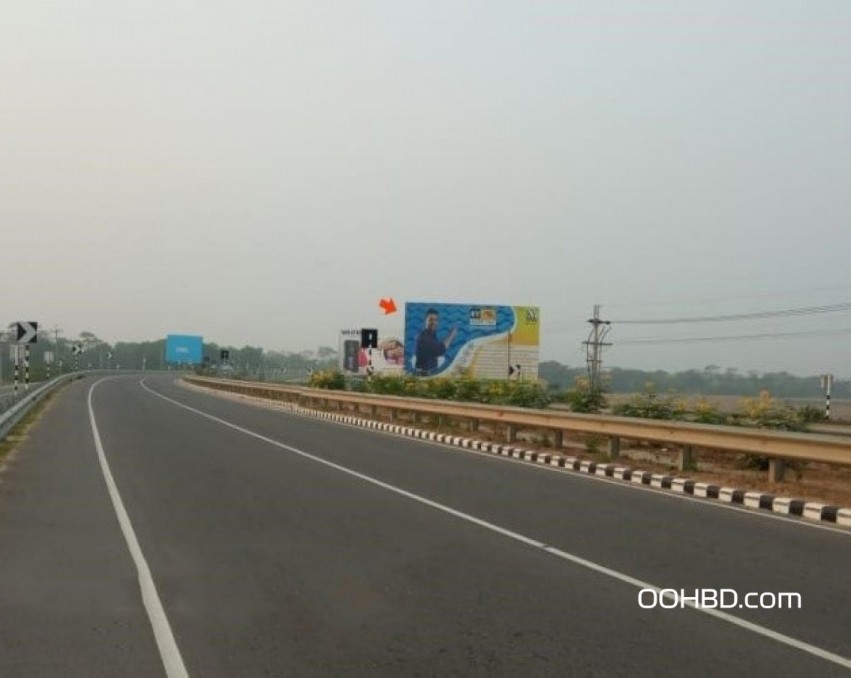 Billboard at  Madaripur Daulatpur, Pach Chor (Padm